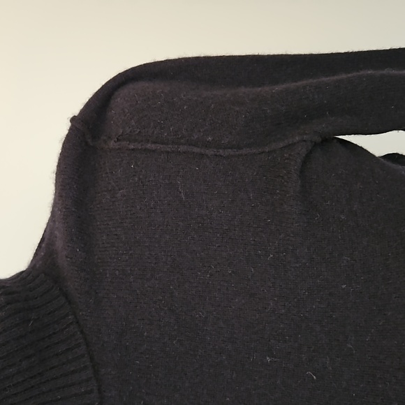 Aqua brand Cashmere Turtleneck Sweater - Picture 3 of 5